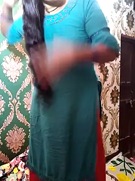 Snapshot of Hot-rubina chatting on 01/23/25, 03:37 Hot-rubina online show from 01/23/25, 03:37