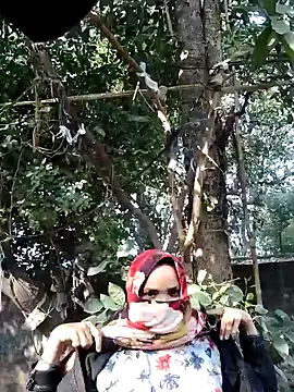 Snapshot of Hot-rubina chatting on 01/28/25, 04:08 Hot-rubina online show from 01/28/25, 04:08