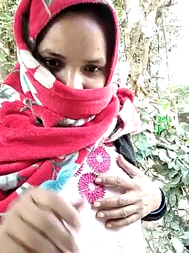 Snapshot of Hot-rubina chatting on 02/14/25, 03:22 Hot-rubina online show from 02/14/25, 03:22