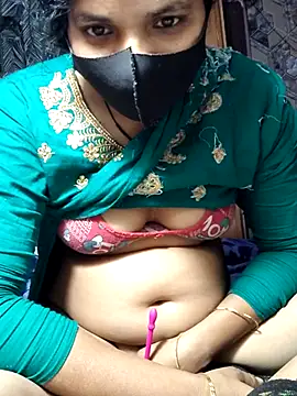 Snapshot of Hot-rubina chatting on 03/03/25, 01:10 Hot-rubina online show from 03/03/25, 01:10
