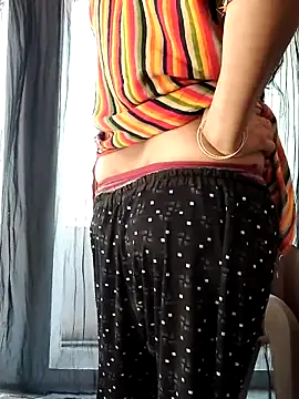 Snapshot of Hot-rubina chatting on 03/18/25, 04:37 Hot-rubina online show from 03/18/25, 04:37