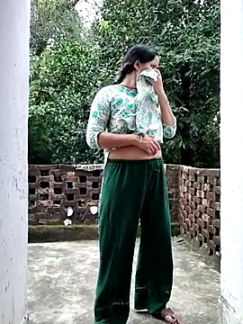 Snapshot of Hot-rubina chatting on 10/04/25, 03:37 Hot-rubina online show from 10/04/25, 03:37