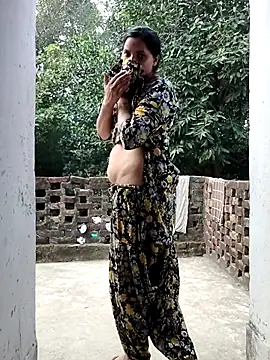 Snapshot of Hot-rubina chatting on 10/22/25, 02:45 Hot-rubina online show from 10/22/25, 02:45