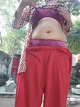 Snapshot of Hot-rubina chatting on 11/26/25, 05:30 Hot-rubina online show from 11/26/25, 05:30