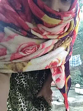 Snapshot of Hot-rubina chatting on 12/14/25, 02:39 Hot-rubina online show from 12/14/25, 02:39