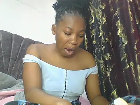 Snapshot of _Becky002 chatting on 09/11/25, 10:59 Becky002 online show from 09/11/25, 10:59