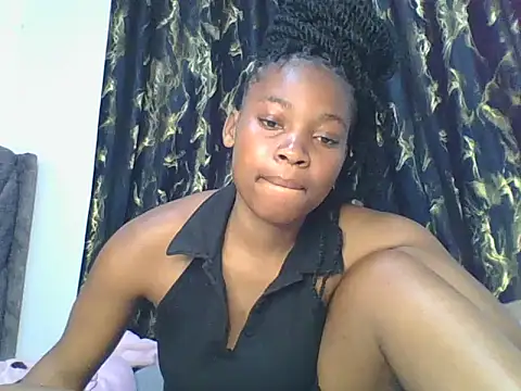 Snapshot of _Becky002 chatting on 10/11/25, 10:47 Becky002 online show from 10/11/25, 10:47