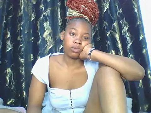 Snapshot of _Becky002 chatting on 10/17/25, 10:07 Becky002 online show from 10/17/25, 10:07