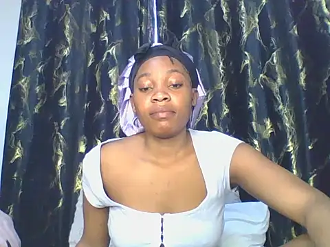 Snapshot of _Becky002 chatting on 11/21/25, 08:35 Becky002 online show from 11/21/25, 08:35