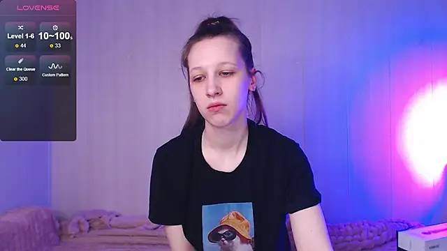 ur kitty   online show from 12/17/25, 09:04