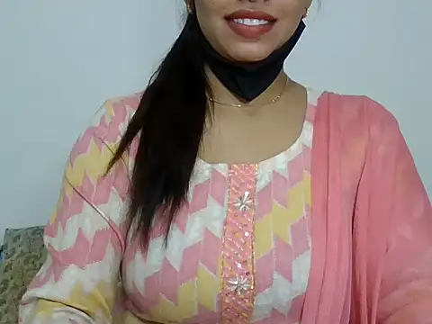 Snapshot of sparkling_queen chatting on 12/04/24, 04:05 sparkling queen online show from 12/04/24, 04:05