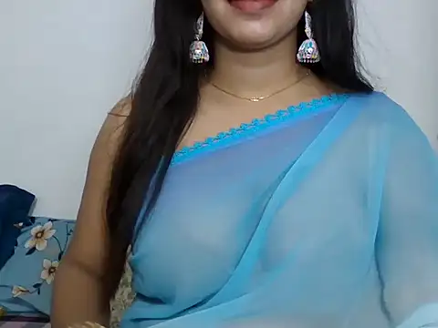 Snapshot of sparkling_queen chatting on 01/25/25, 04:03 sparkling queen online show from 01/25/25, 04:03