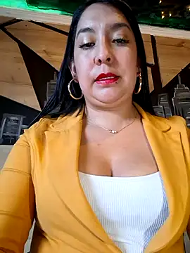 Bella keny online show from 10/30/25, 07:47