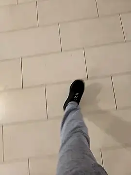 A man in public online show from 11/05/25, 03:01