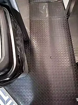 A man in public online show from 01/17/26, 03:17