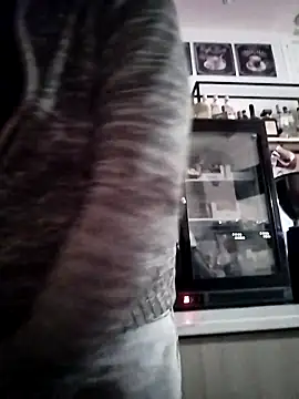 A man in public online show from 02/28/26, 11:06