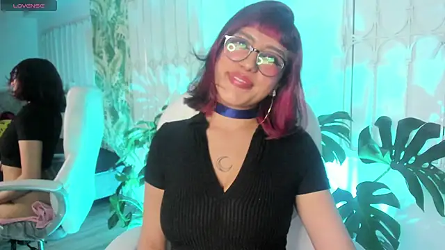 cute hollywood online show from 09/25/25, 09:18