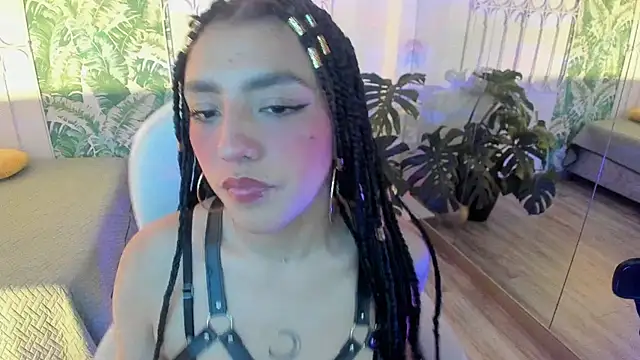 cute hollywood online show from 12/19/25, 08:27