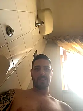 Snapshot of iltoscano95 chatting on 09/23/25, 11:35 iltoscano95 online show from 09/23/25, 11:35