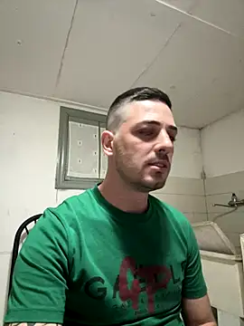 Snapshot of iltoscano95 chatting on 09/27/25, 08:25 iltoscano95 online show from 09/27/25, 08:25