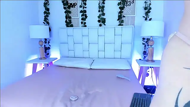 Snapshot of SophieHill_gh chatting on 01/18/25, 10:39 SophieHill gh online show from 01/18/25, 10:39