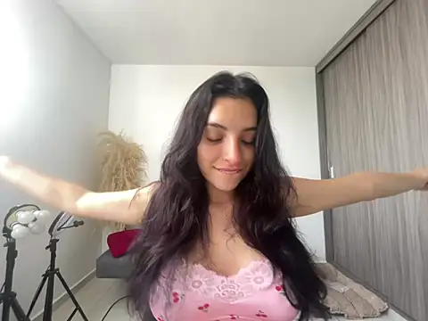 dakota le online show from 06/06/26, 02:44