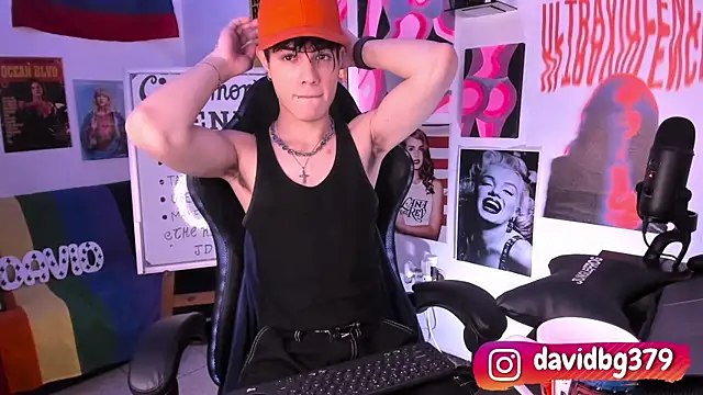 Snapshot of cinnamon_boyxxx chatting on 03/17/25, 01:46 cinnamon boyxxx online show from 03/17/25, 01:46