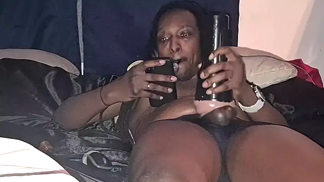 suzyswallowsxxx704 online show from 02/08/26, 02:20