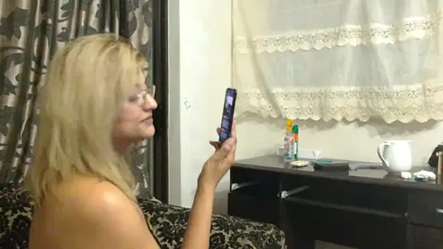 Snapshot of karmicQueen669 chatting on 02/10/25, 12:19 karmicQueen669 online show from 02/10/25, 12:19