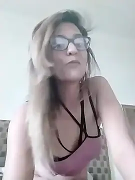 Snapshot of karmicQueen669 chatting on 04/01/26, 04:46 karmicQueen669 online show from 04/01/26, 04:46