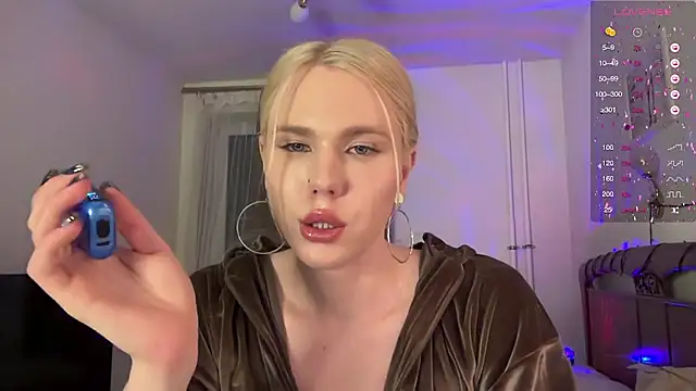 Snapshot of DanielPaige_ chatting on 01/18/25, 10:28 DanielPaige online show from 01/18/25, 10:28