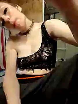 Genevieve143 online show from 02/21/25, 04:37