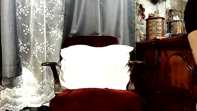 Genevieve143 online show from 04/07/26, 10:15