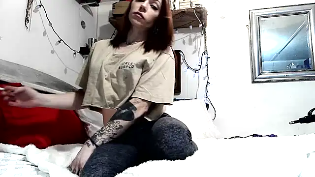 Genevieve143 online show from 04/26/26, 07:22