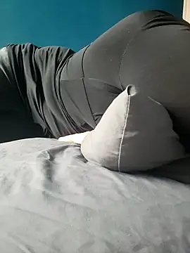 cruellaculdenfer67 online show from 10/10/25, 08:46