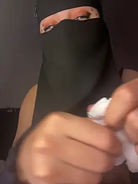 Snapshot of Jumanaa chatting on 02/14/26, 09:11 Jumanaa online show from 02/14/26, 09:11