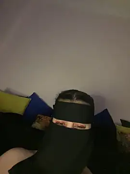 Snapshot of Jumanaa chatting on 02/28/26, 10:11 Jumanaa online show from 02/28/26, 10:11