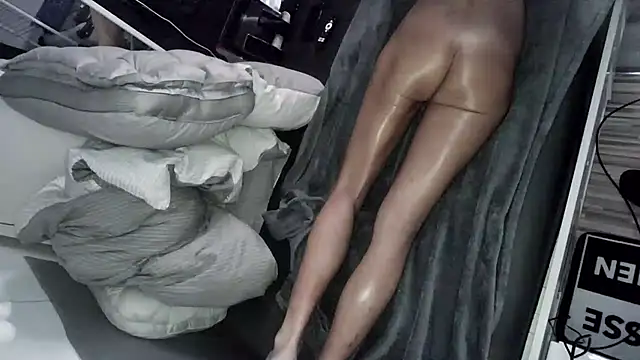 Snapshot of only1po chatting on 12/01/24, 10:21 only1po online show from 12/01/24, 10:21