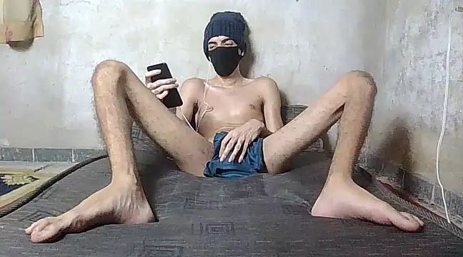 Snapshot of skinnyboy1000 chatting on 03/01/25, 04:11 skinnyboy1000 online show from 03/01/25, 04:11