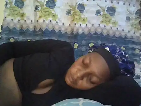 Snapshot of Midnight_Clique_ chatting on 11/01/25, 08:00 Midnight Clique online show from 11/01/25, 08:00