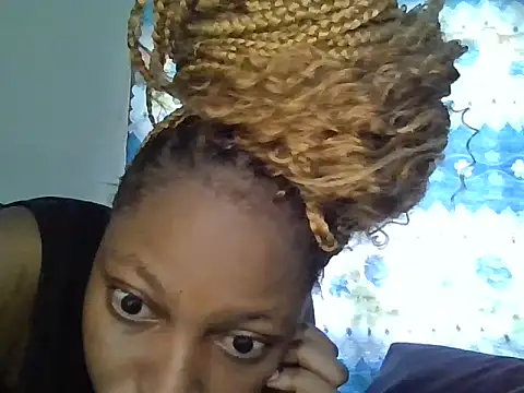 Snapshot of Midnight_Clique_ chatting on 11/16/25, 09:48 Midnight Clique online show from 11/16/25, 09:48