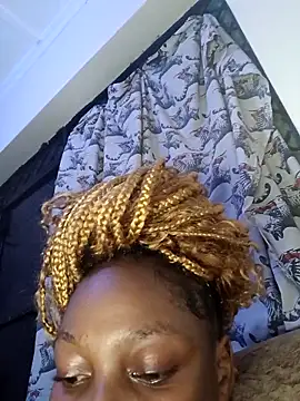 Snapshot of Midnight_Clique_ chatting on 11/17/25, 05:52 Midnight Clique online show from 11/17/25, 05:52