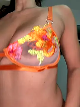 Snapshot of AthenaStar chatting on 10/16/25, 10:44 AthenaStar online show from 10/16/25, 10:44