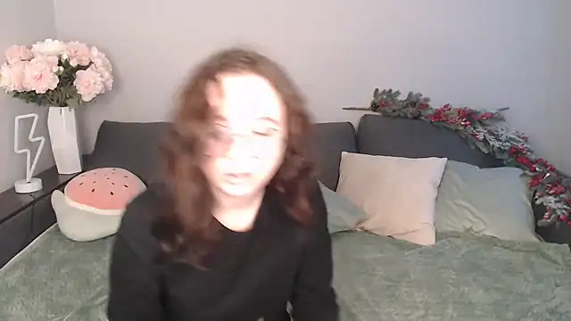 Snapshot of Mini_Diva chatting on 01/11/25, 09:04 Mini Diva online show from 01/11/25, 09:04