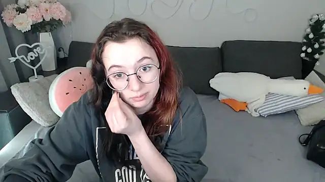 Mini Diva online show from 04/11/26, 08:07