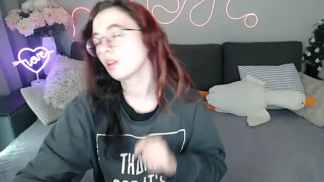 Mini Diva online show from 04/12/26, 08:08