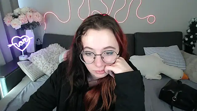 Mini Diva online show from 04/22/26, 08:06