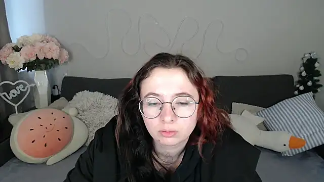 Mini Diva online show from 04/24/26, 08:06