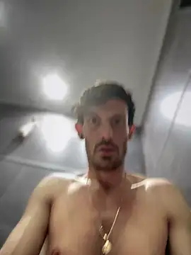 Snapshot of nicolaaaaas chatting on 02/20/25, 08:58 nicolaaaaas online show from 02/20/25, 08:58