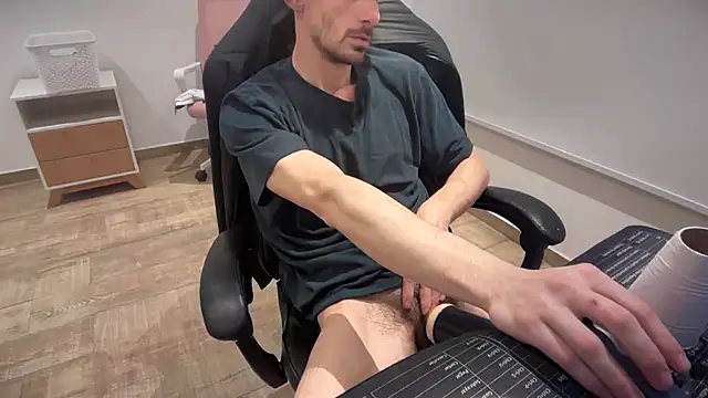 Snapshot of nicolaaaaas chatting on 09/09/25, 08:25 nicolaaaaas online show from 09/09/25, 08:25